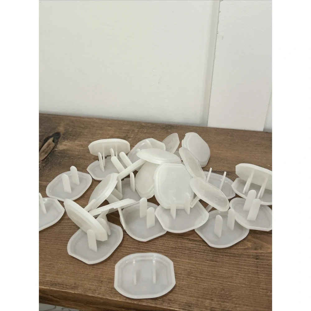 Safety 1st First Electric Outlet Plug Covers White Lot of 24